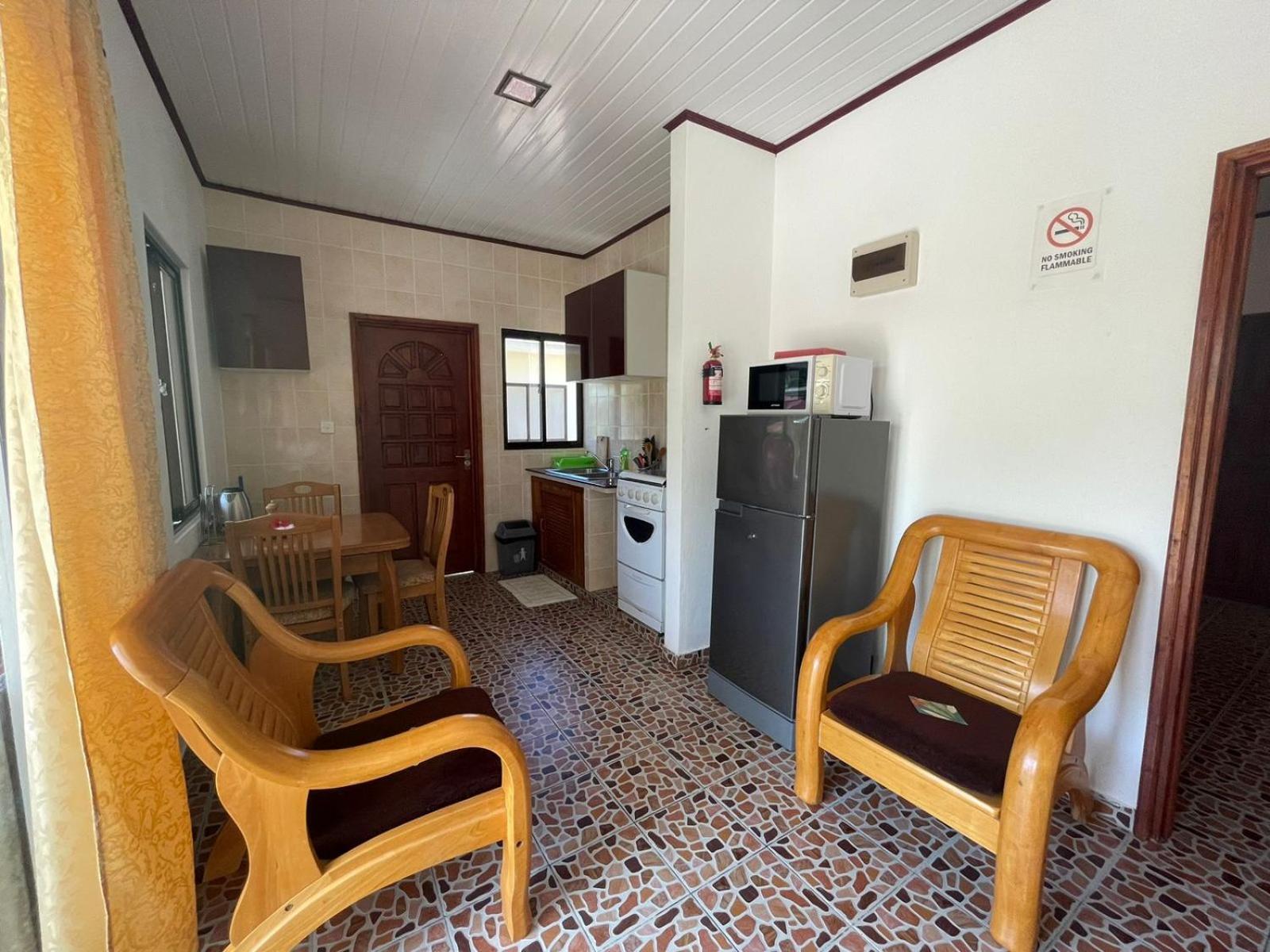 Orchid Self Catering * La Digue